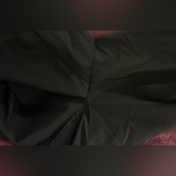 Reitmans Women’s Crops- Size 15 - Picture 7 of 7